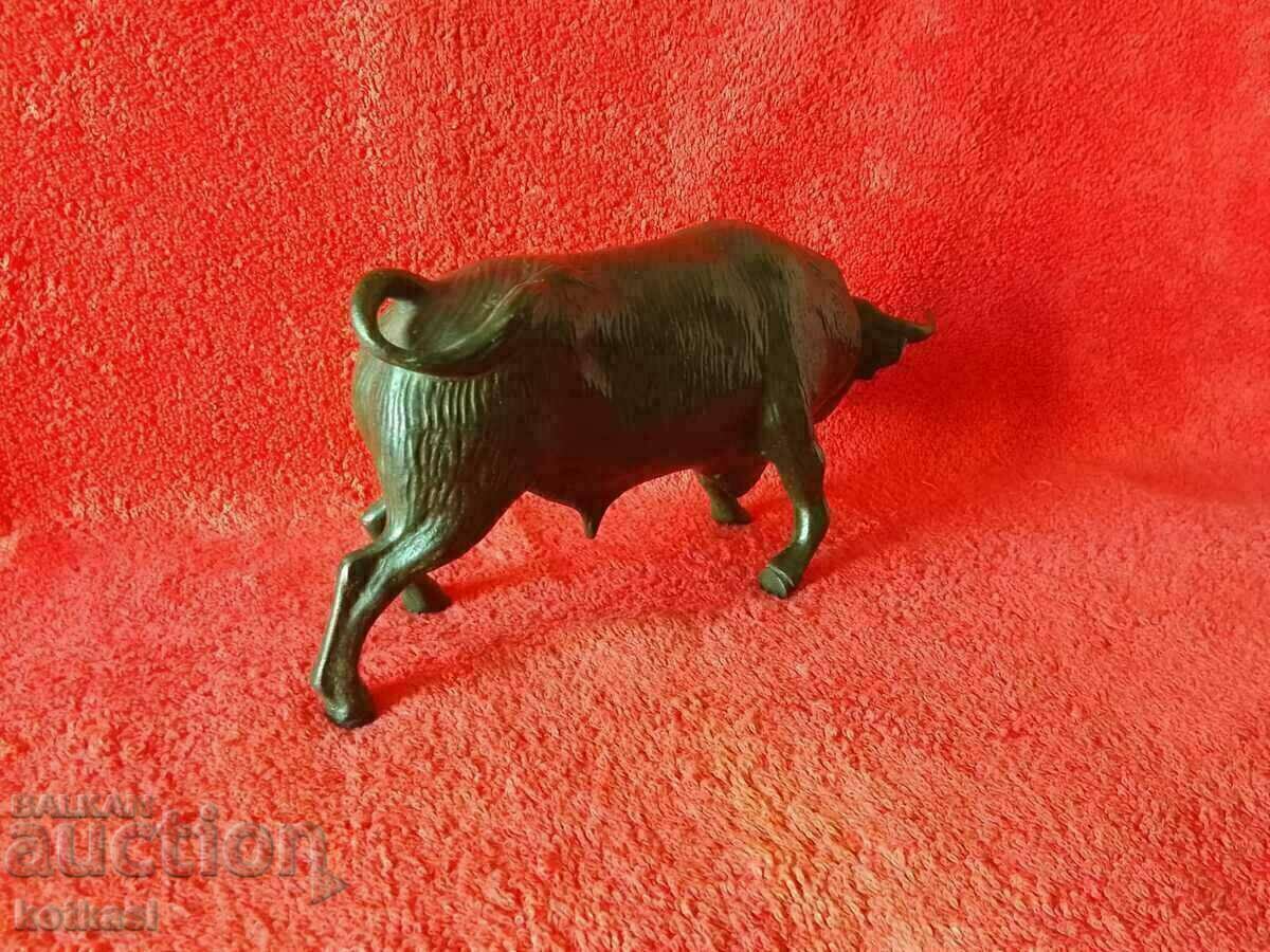 Old metal bronze brass figure of Bull - 5 Old metal bronze brass figure of Bull - 5