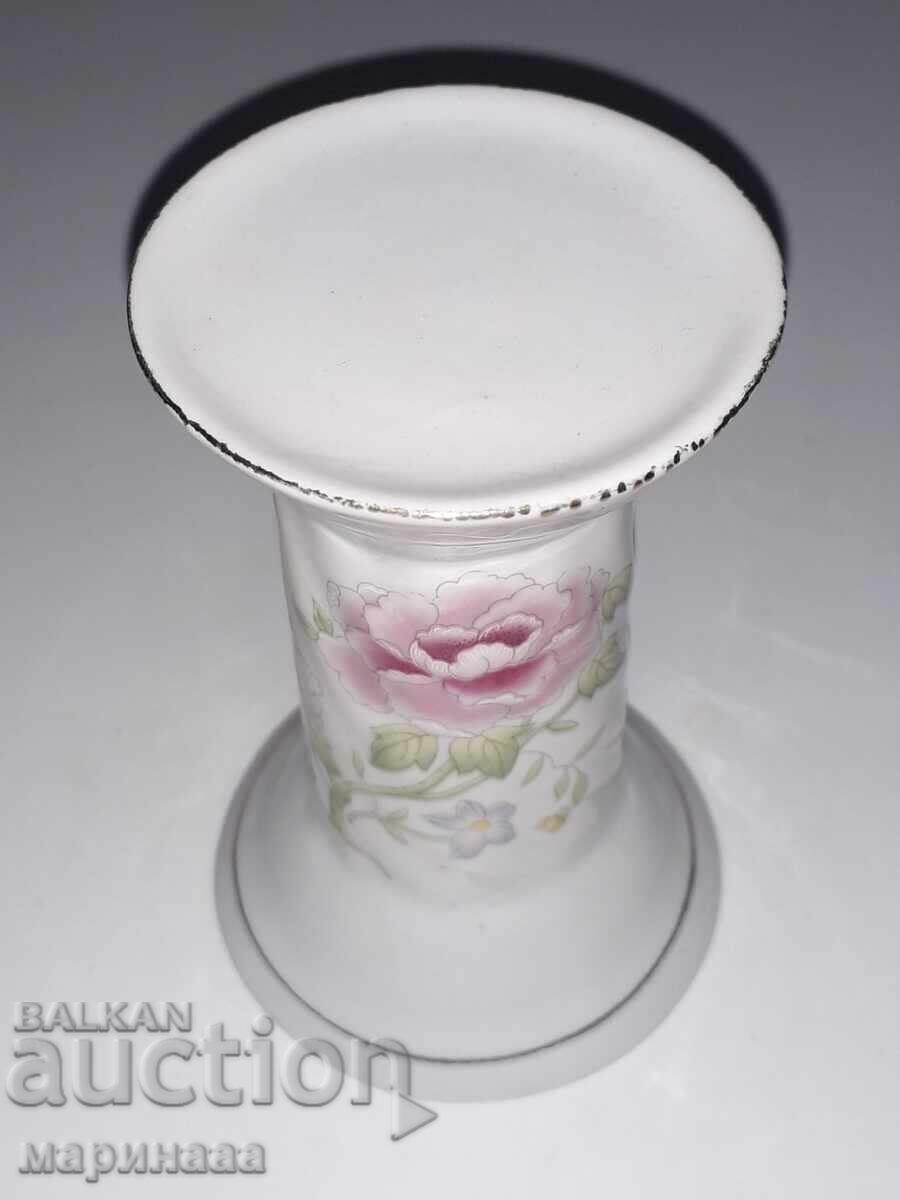 Auction  CANDLESTICK. PORCELAIN
