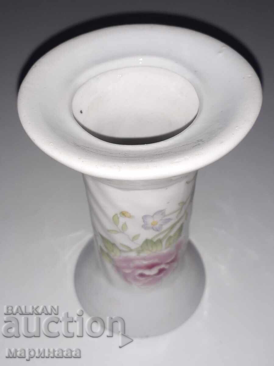 Delivery of CANDLESTICK. PORCELAIN