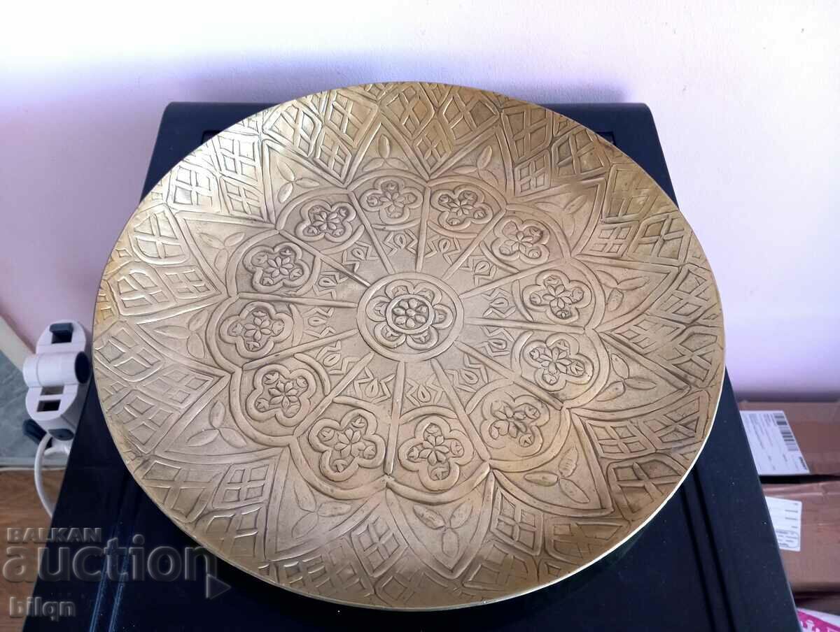 Large Bronze Panera, Fructiera with price 29.98 BGN | € 15.33 Large Bronze Panera, Fructiera with price 29.98 BGN | € 15.33