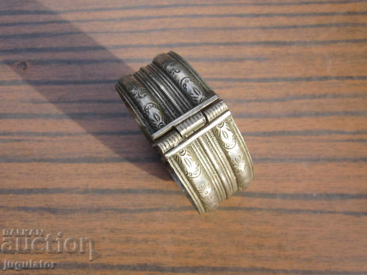 old Bulgarian folk revival silver bracelet with price 50.00 BGN | € 25.56 old Bulgarian folk revival silver bracelet with price 50.00 BGN | € 25.56