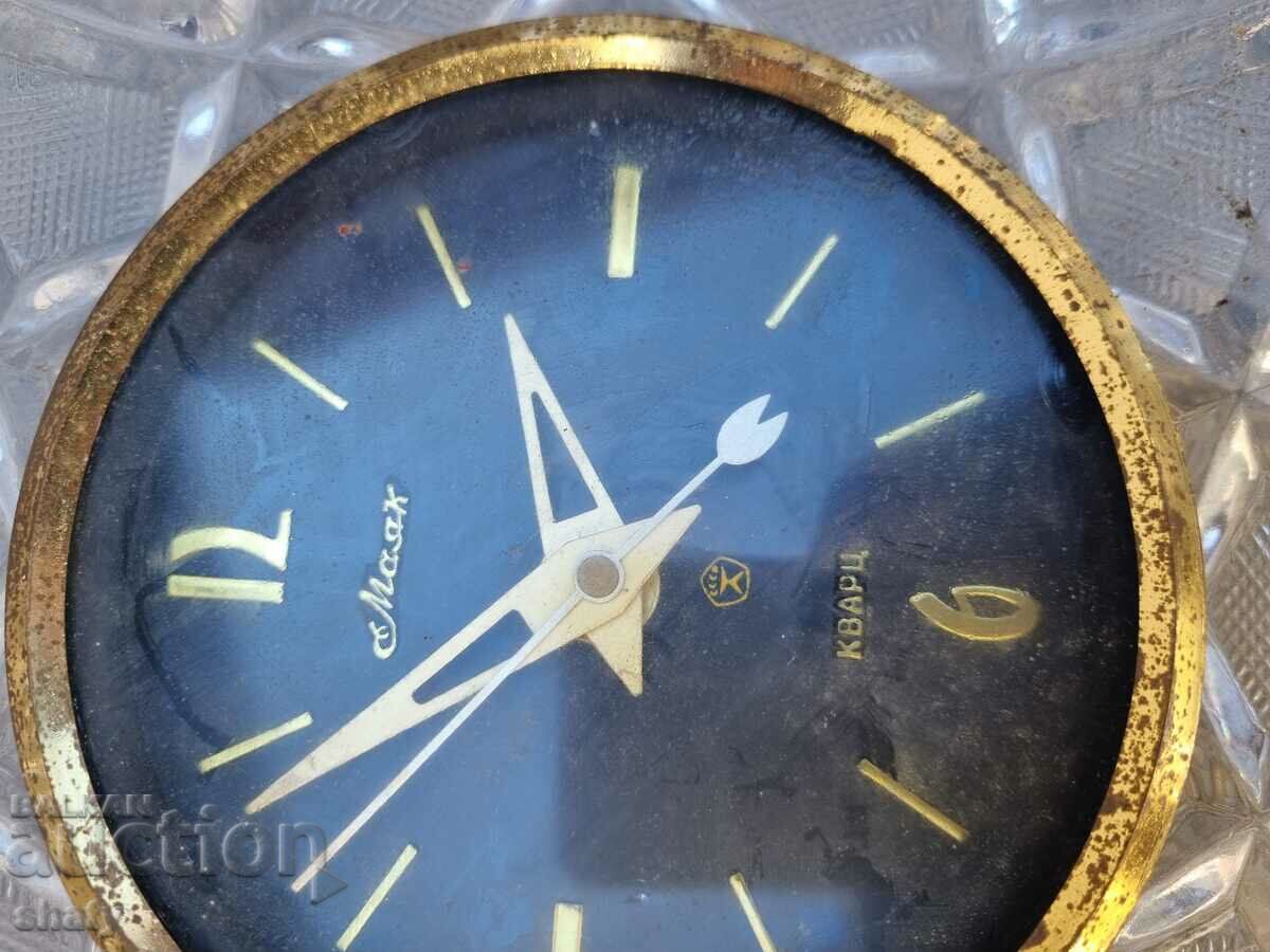 Ρωσικό ρολόι. Πρωτότυπο με τιμή 60.00 BGN | € 30.68 Ρωσικό ρολόι. Πρωτότυπο με τιμή 60.00 BGN | € 30.68