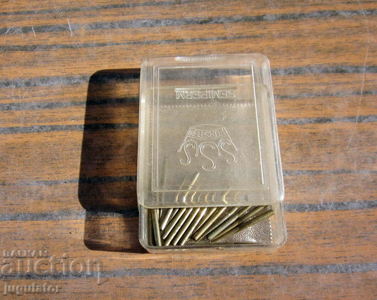 Delivery of Old German Turntable Needles phonograph needles in box Delivery of Old German Turntable Needles phonograph needles in box