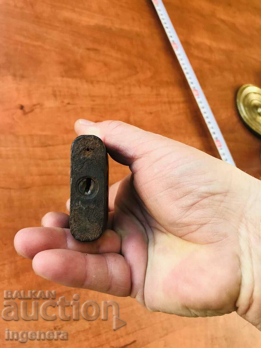 Delivery of PADLOCK MASSIVE AND HEAVY FOR COLLECTION WITHOUT KEY Delivery of PADLOCK MASSIVE AND HEAVY FOR COLLECTION WITHOUT KEY