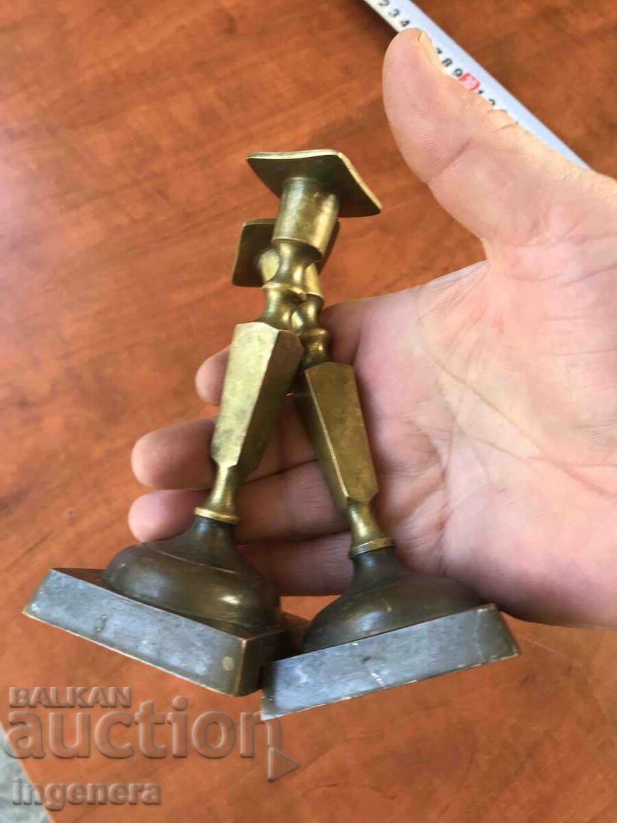 Delivery of CANDLESTICK BRONZE BRASS -2 PCS. TOTAL 470 GR.
