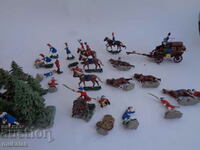 LEAD SOLDIERS LOT INDIANS KNIGHTS SOLDIER FIGURES