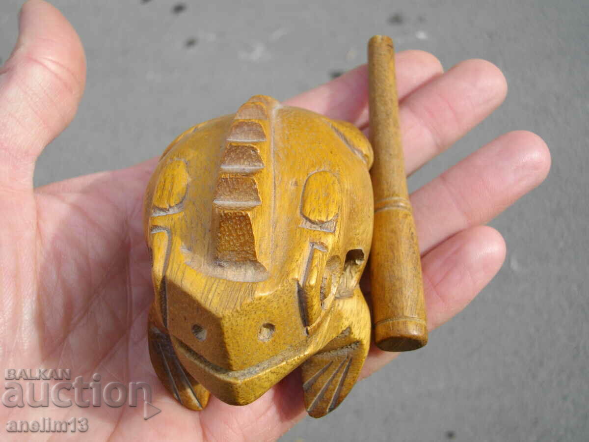 WOODEN TOY FROG FIGURE - 5 WOODEN TOY FROG FIGURE - 5