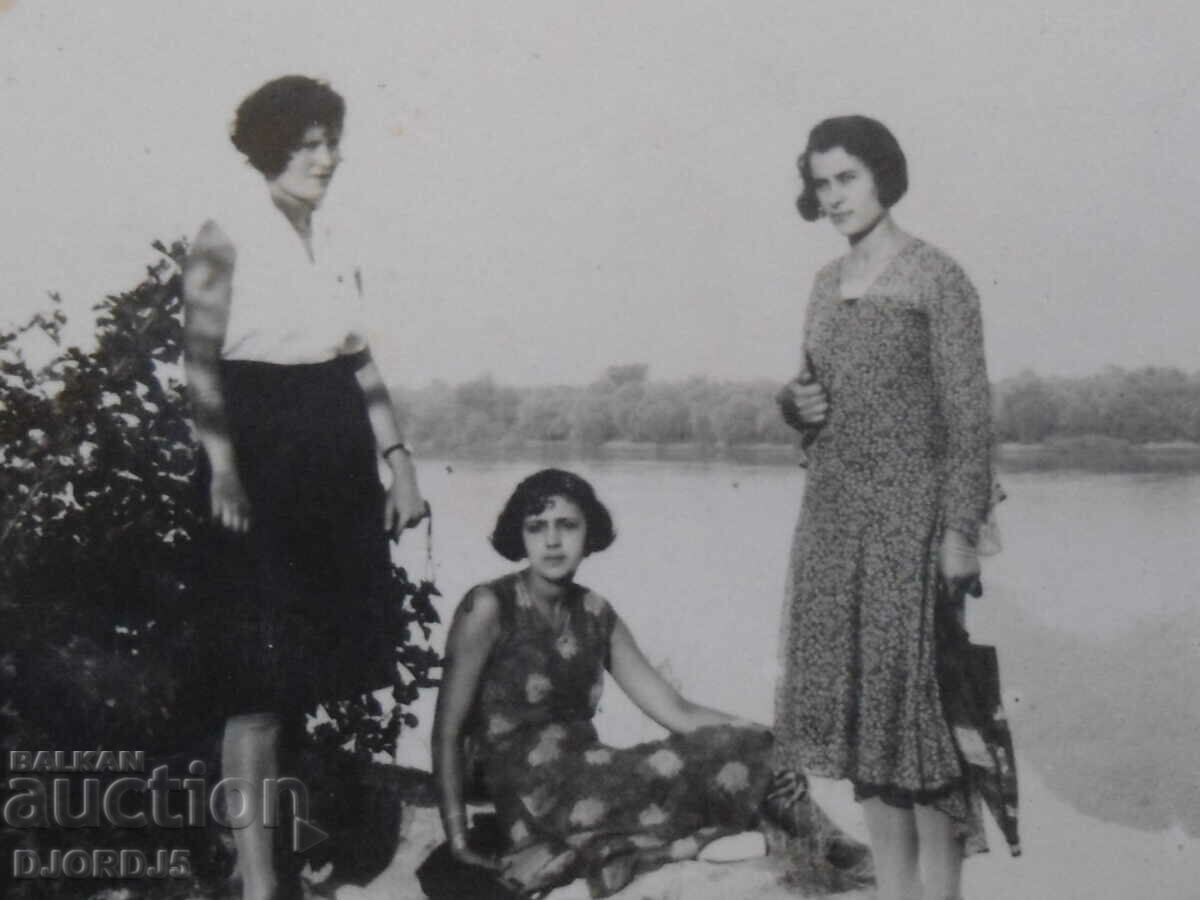 Old card, photo with price 1.00 BGN | € 0.51 Old card, photo with price 1.00 BGN | € 0.51