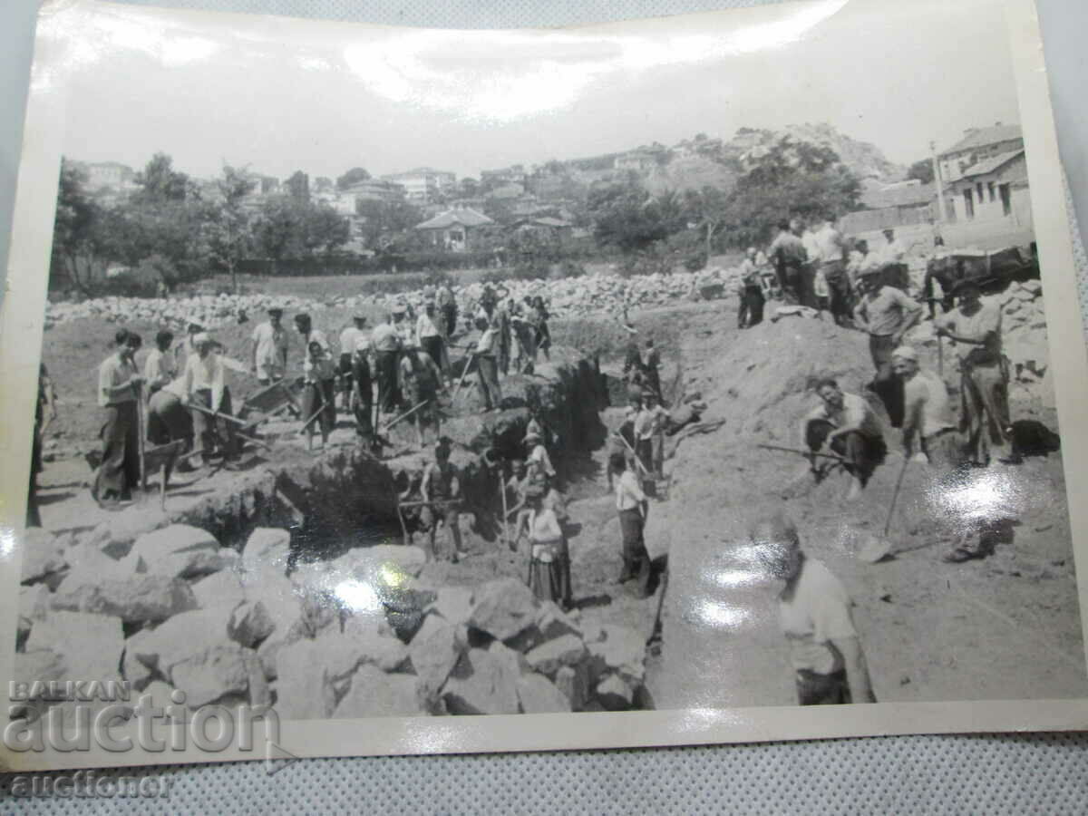 RARE PHOTO EXCAVATION OF THE FOUNDATIONS OF RAKOVSKI SCHOOL with price 100.00 BGN | € 51.13 RARE PHOTO EXCAVATION OF THE FOUNDATIONS OF RAKOVSKI SCHOOL with price 100.00 BGN | € 51.13