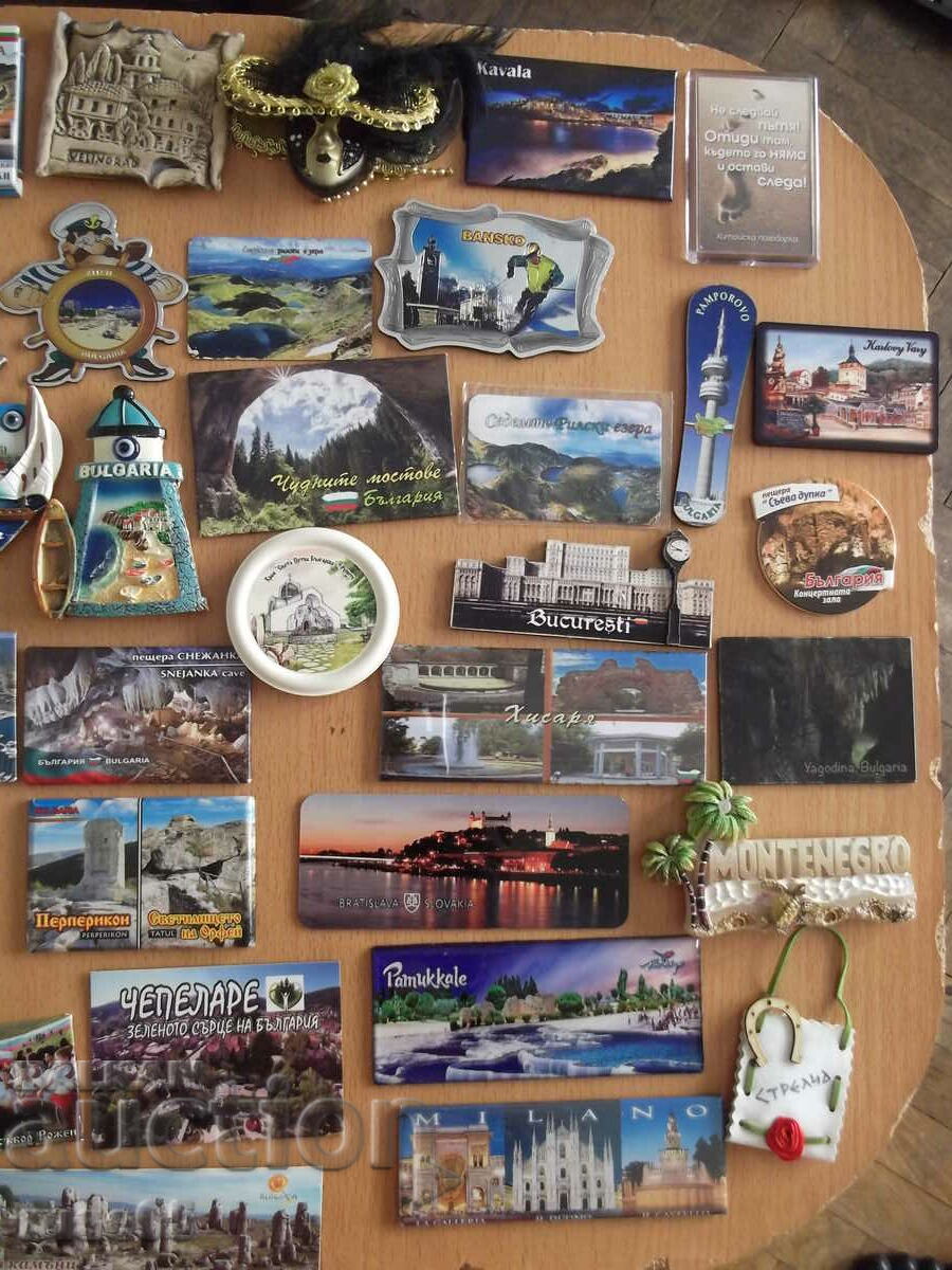 Delivery of Lot of 66 pcs. fridge magnets
