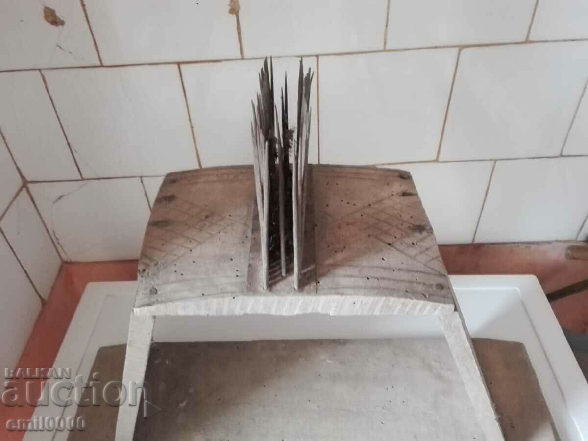 Wool picker.Darak. with price 24.99 BGN | € 12.78 Wool picker.Darak. with price 24.99 BGN | € 12.78