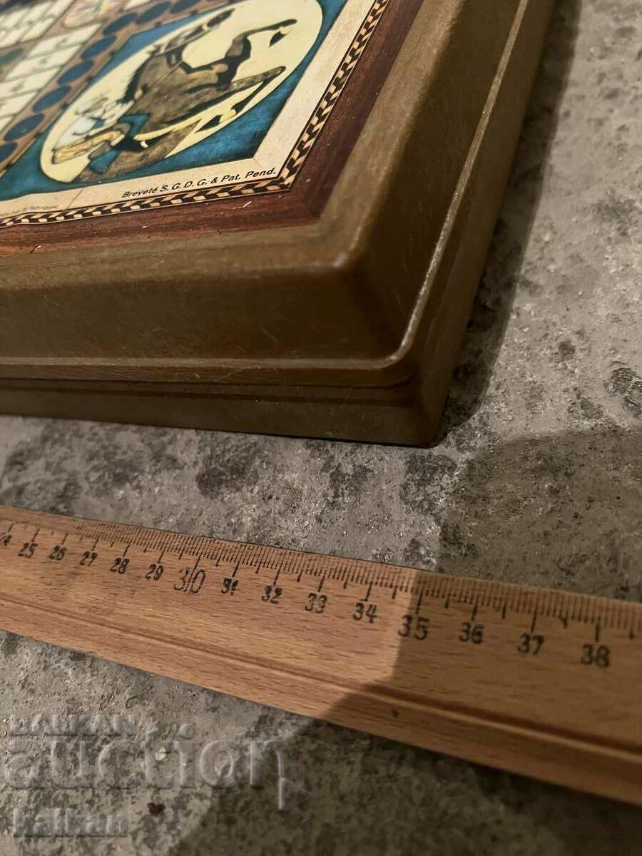 French game box, plastic 34x34 cm. - 6 French game box, plastic 34x34 cm. - 6