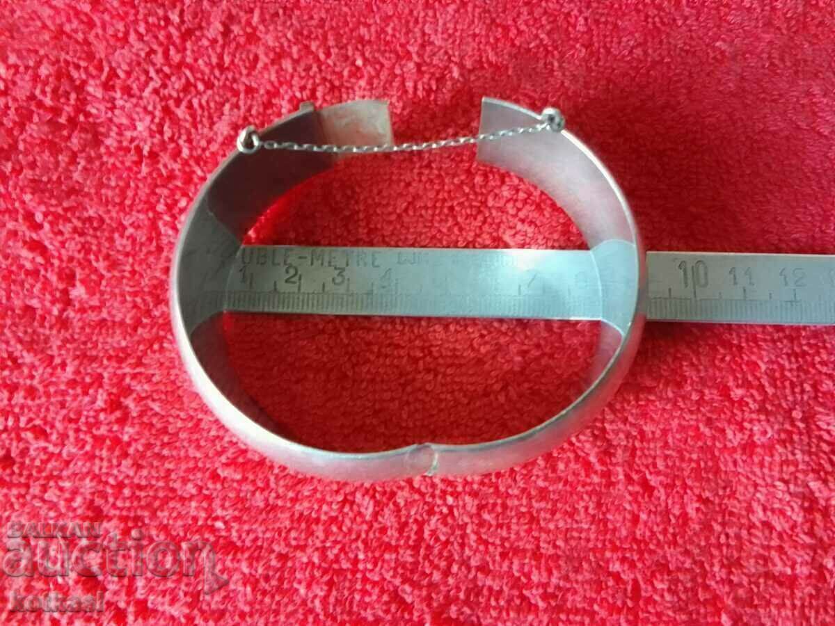 Old silver bracelet, hallmarked 925 with price 245.50 BGN | € 125.52 Old silver bracelet, hallmarked 925 with price 245.50 BGN | € 125.52