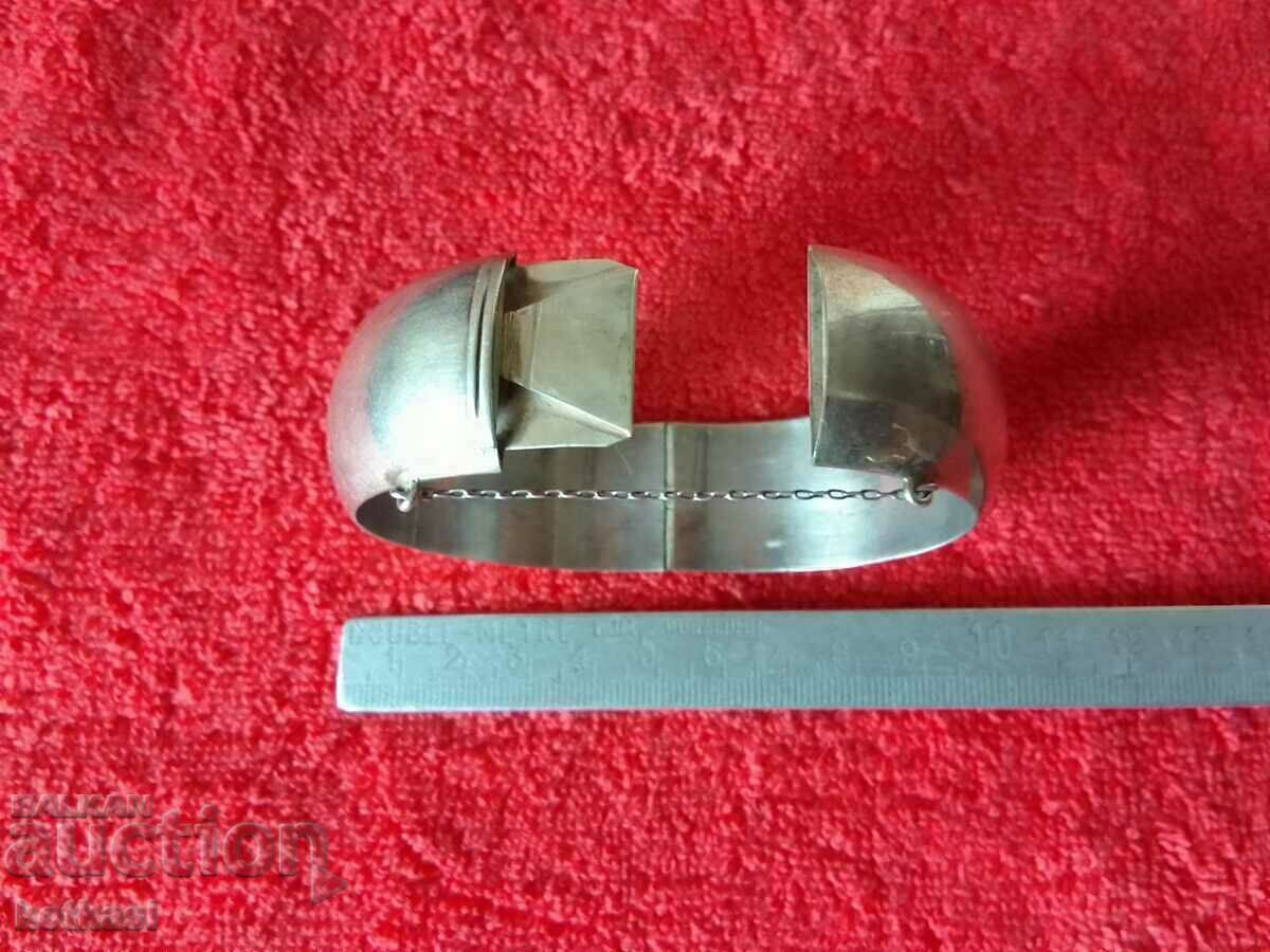 Auction Old silver bracelet, hallmarked 925 Auction Old silver bracelet, hallmarked 925