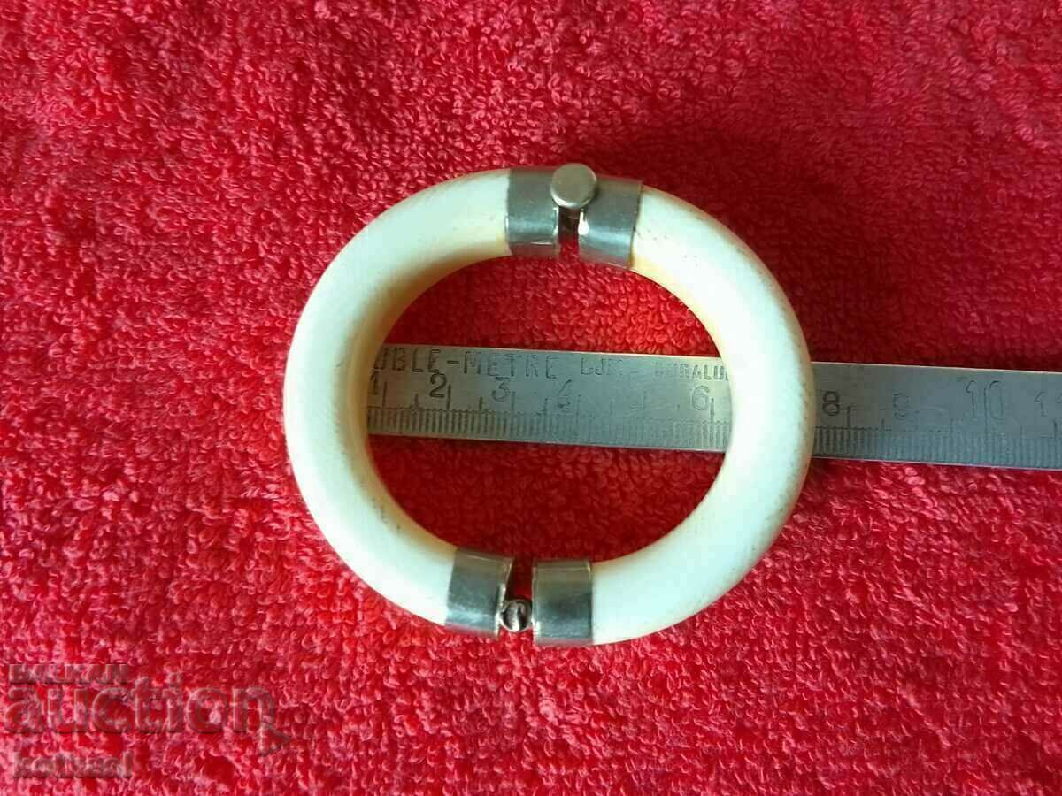 Old Ivory Bracelet with price 255.50 BGN | € 130.64 Old Ivory Bracelet with price 255.50 BGN | € 130.64