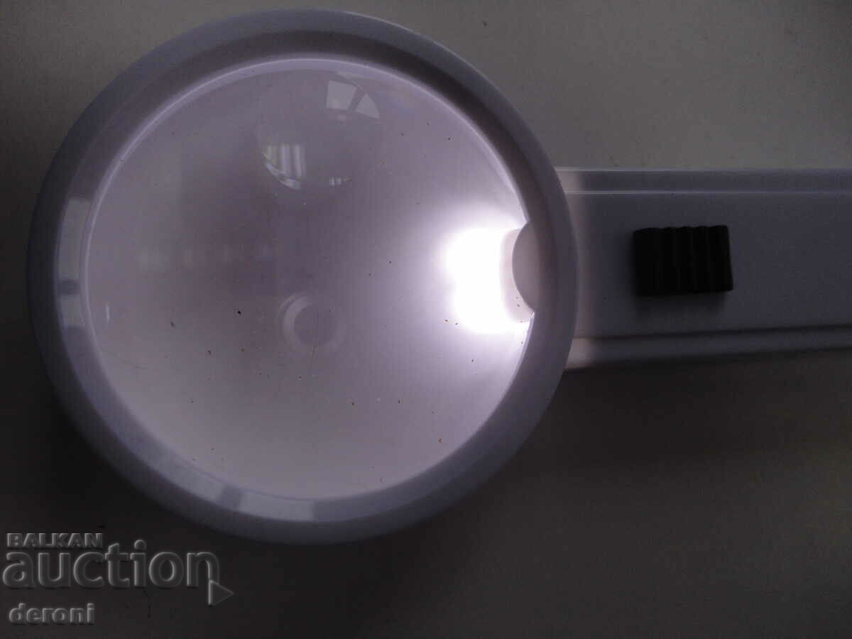 Great magnifier with light 16 - 6 Great magnifier with light 16 - 6