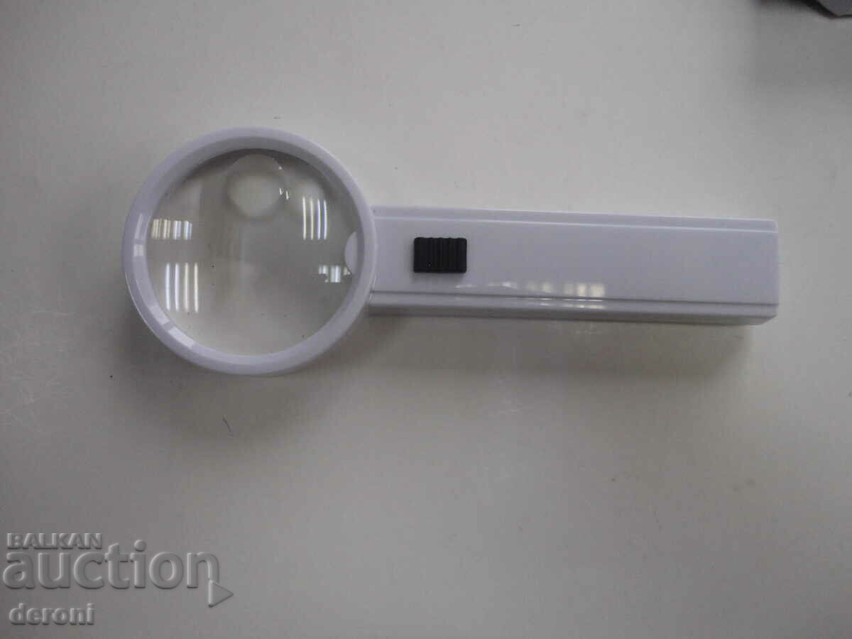 Great magnifier with light 16 - 7 Great magnifier with light 16 - 7