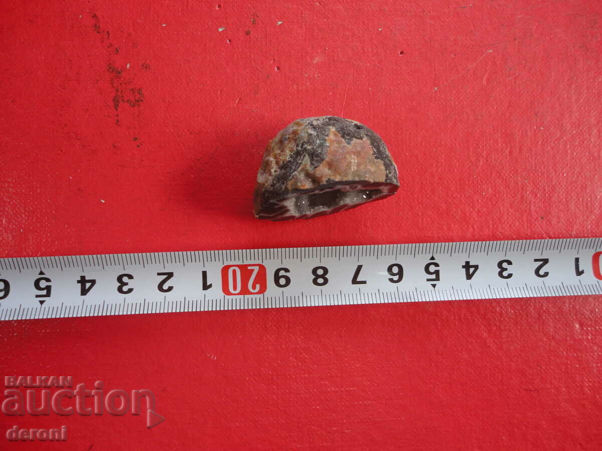 Mineral stone druse 21 with price 10.00 BGN | € 5.11 Mineral stone druse 21 with price 10.00 BGN | € 5.11