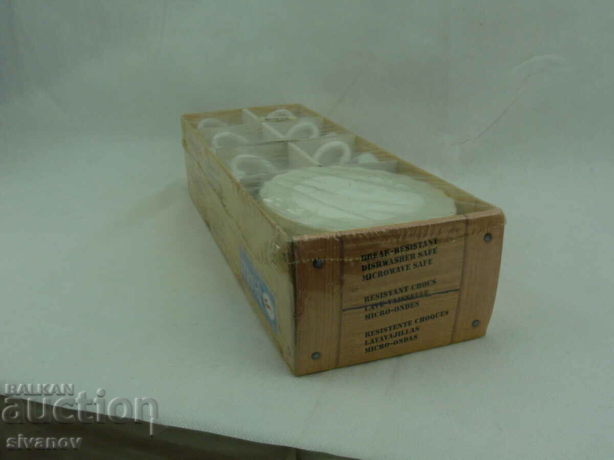 Interesant serviciu de cafea #2302 cu preț 24.99 BGN | € 12.78