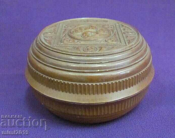 Auction 50's Bakelite Jewelry Box Auction 50's Bakelite Jewelry Box