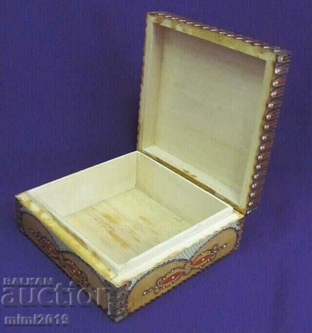 Delivery of Vintich Wooden Box handmade Delivery of Vintich Wooden Box handmade