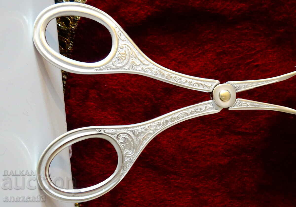 Auction Silver plated serving clip, jewel. Auction Silver plated serving clip, jewel.
