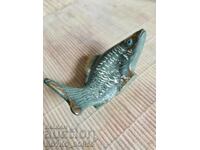 Pește vechi de bronz
