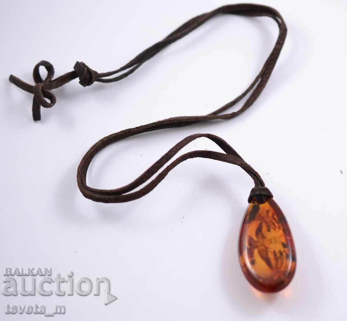 Licitație Colier cu medalion, pandantiv Licitație Colier cu medalion, pandantiv