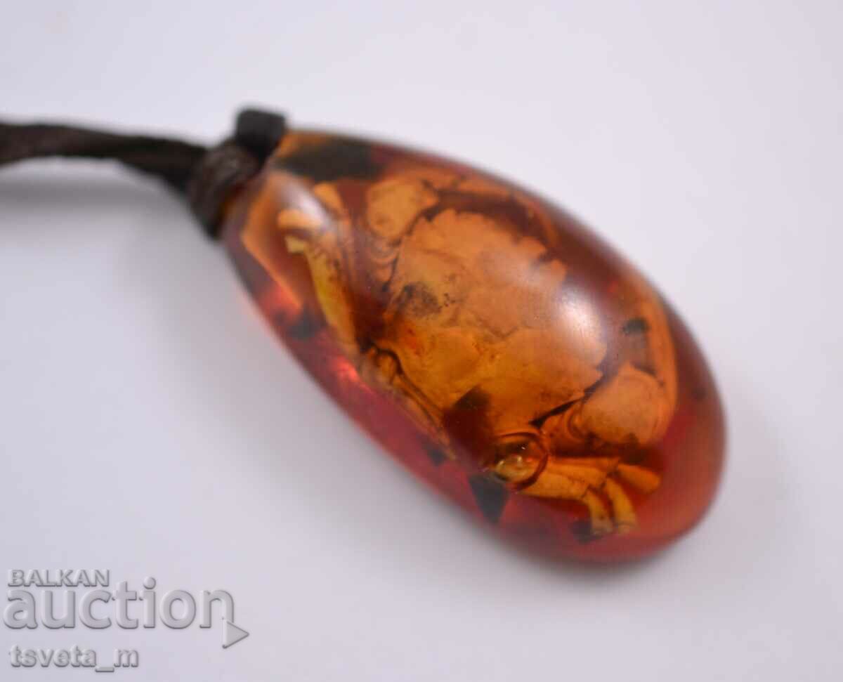 Livrarea Colier cu medalion, pandantiv Livrarea Colier cu medalion, pandantiv