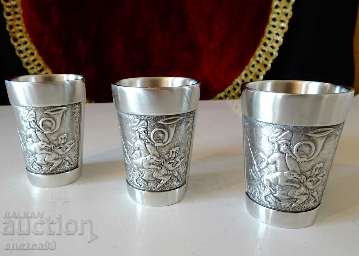 Auction Boar hunting tin cups 3 pieces.. Auction Boar hunting tin cups 3 pieces..
