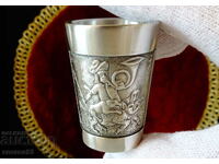 Чаша от калай с лов на глиган.