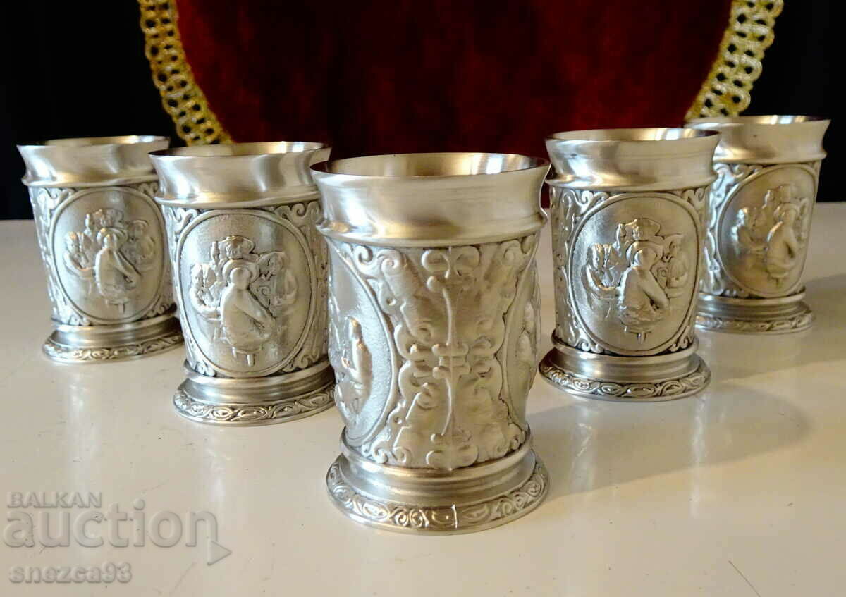 Έξι κασσιτέρινες κούπες για ρακή, κυνηγούς, πόκερ, ταβέρνα με τιμή 150.00 BGN | € 76.69