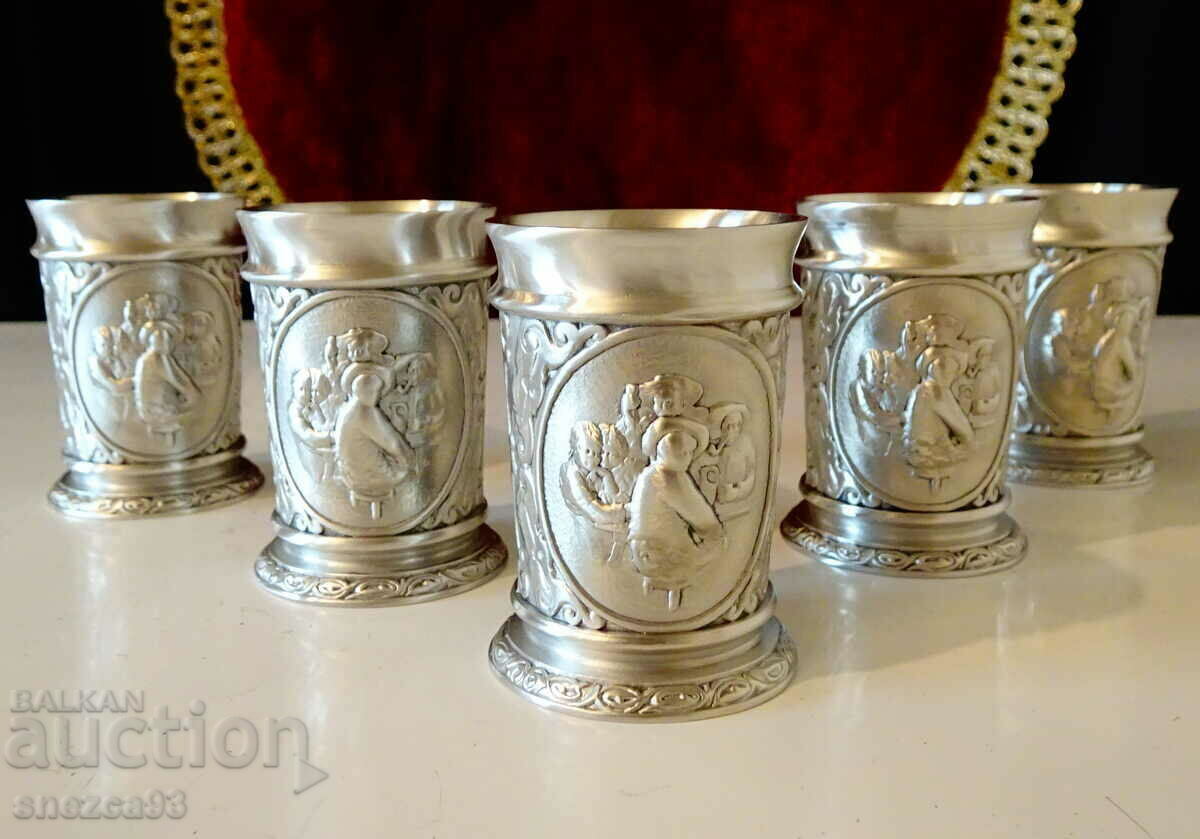 Έξι κασσιτέρινες κούπες για ρακή, κυνηγούς, πόκερ, ταβέρνα