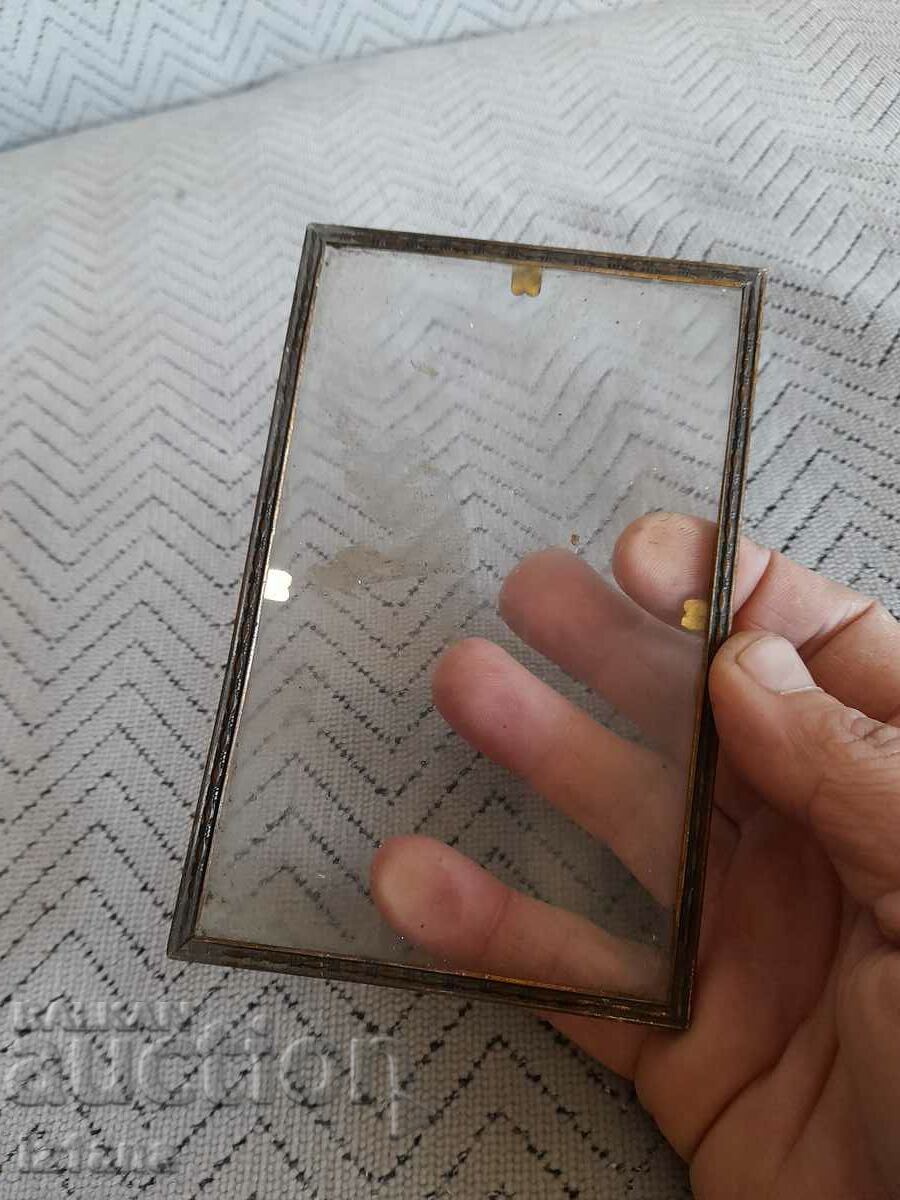 Old photo frame with price 10.00 BGN | € 5.11 Old photo frame with price 10.00 BGN | € 5.11