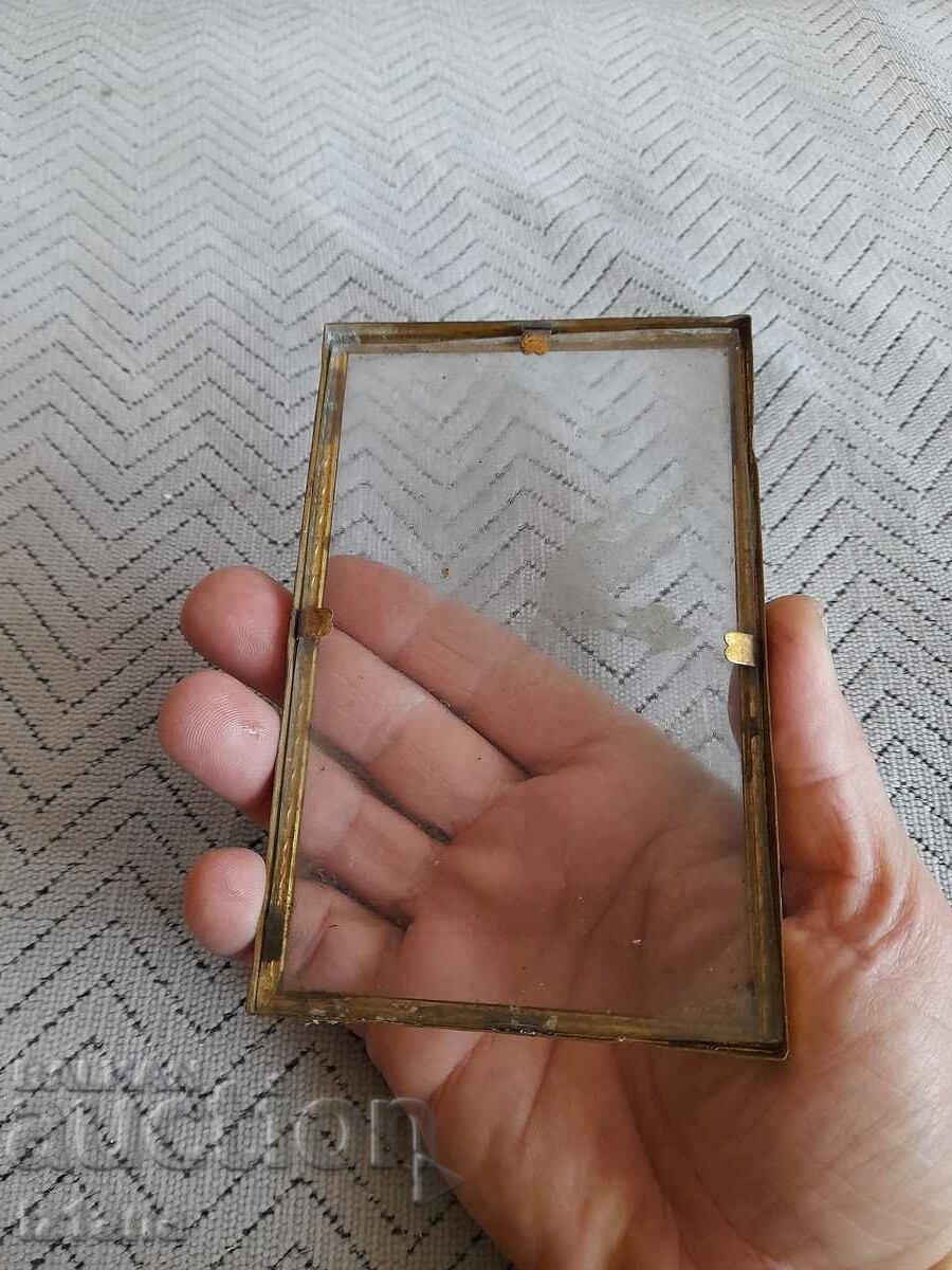 Delivery of Old photo frame Delivery of Old photo frame