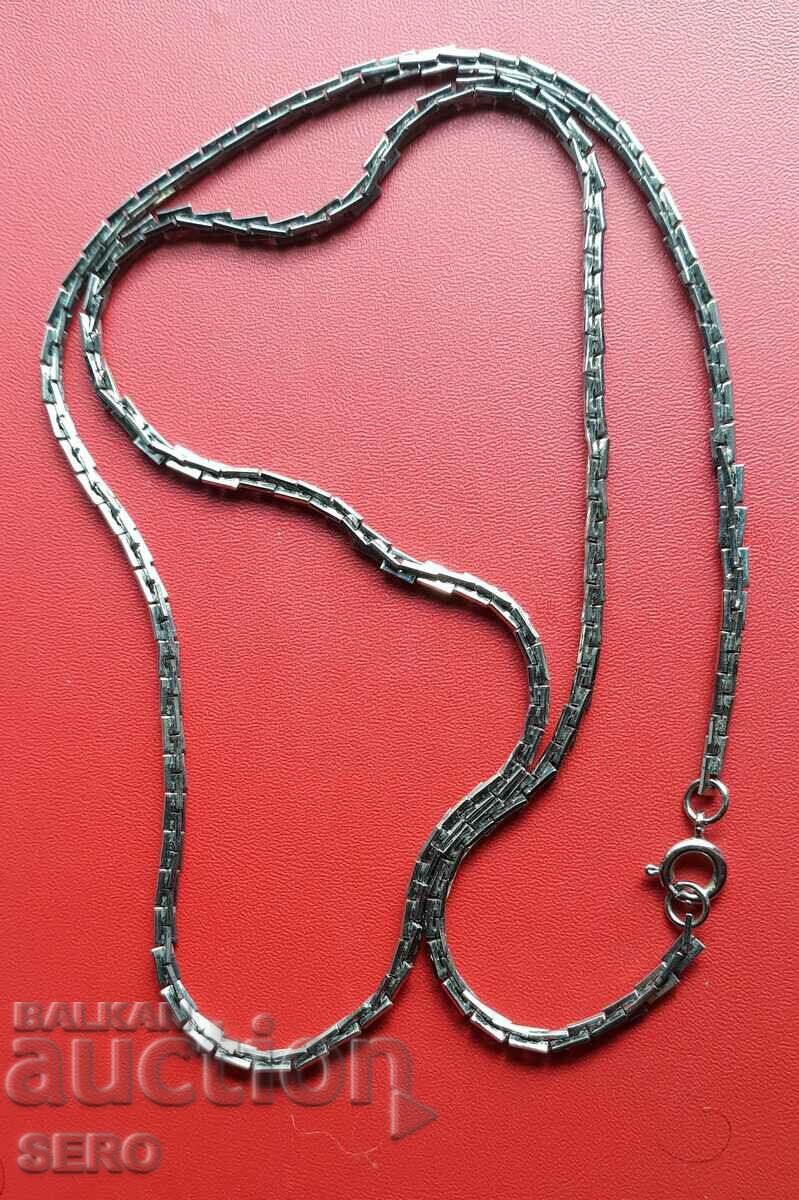 Синджир-дълъг около 60 см-вероятно от никел