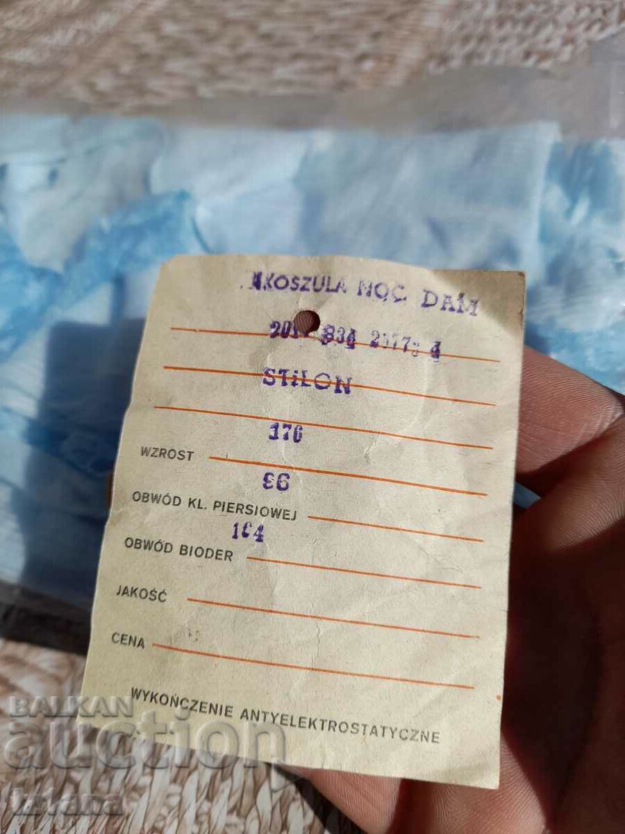 Auction Old lady's nightgown Auction Old lady's nightgown