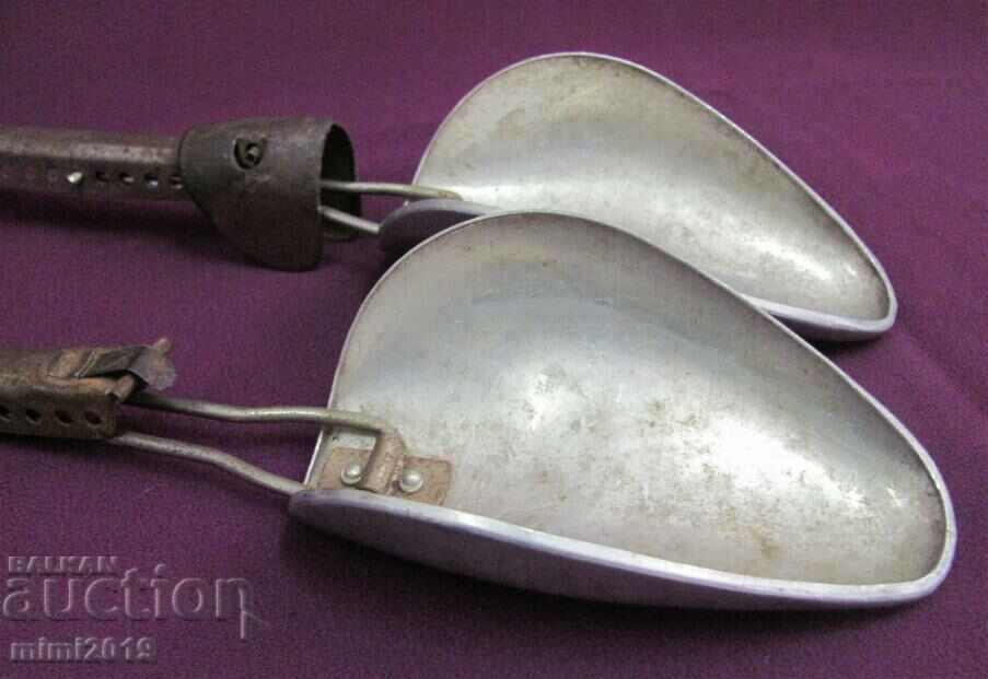 19th Century Pair of Metal Shoe Molds - MERZ Germany - 5 19th Century Pair of Metal Shoe Molds - MERZ Germany - 5