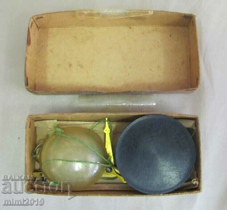 Μίνι Ζυγαριές Αποθηκάριου Β' Παγκοσμίου Πολέμου και γραμμάρια με τιμή 150.00 BGN | € 76.69 Μίνι Ζυγαριές Αποθηκάριου Β' Παγκοσμίου Πολέμου και γραμμάρια με τιμή 150.00 BGN | € 76.69