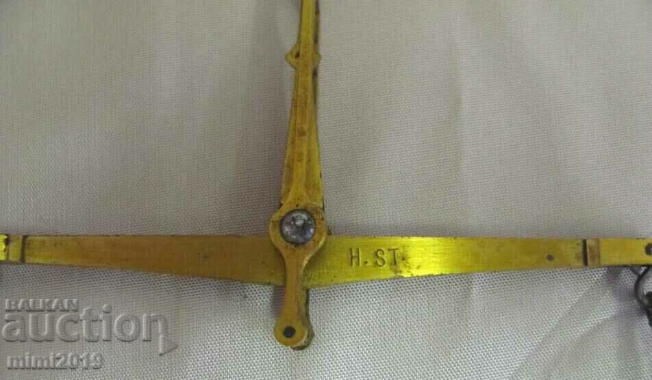 Παράδοση Μίνι Ζυγαριές Αποθηκάριου Β' Παγκοσμίου Πολέμου και γραμμάρια Παράδοση Μίνι Ζυγαριές Αποθηκάριου Β' Παγκοσμίου Πολέμου και γραμμάρια