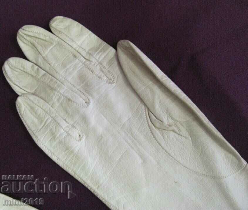 Delivery of 20 Women's Leather Gloves Delivery of 20 Women's Leather Gloves