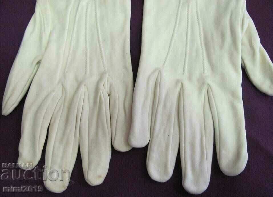 Delivery of 20 Ladies Gloves Delivery of 20 Ladies Gloves