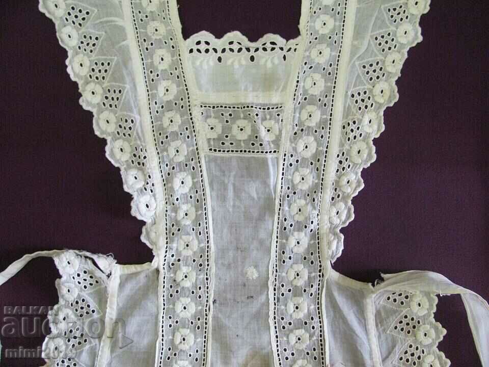 Delivery of 1920s Victorian Style Ladies Maid Apron