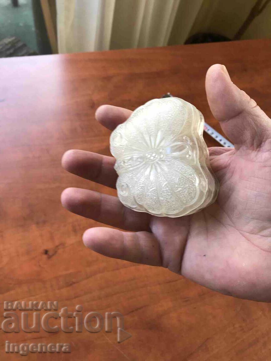 Delivery of WHITE SWEET PLATE MADE OF SOCA PLASTIC-4 PCS. Delivery of WHITE SWEET PLATE MADE OF SOCA PLASTIC-4 PCS.