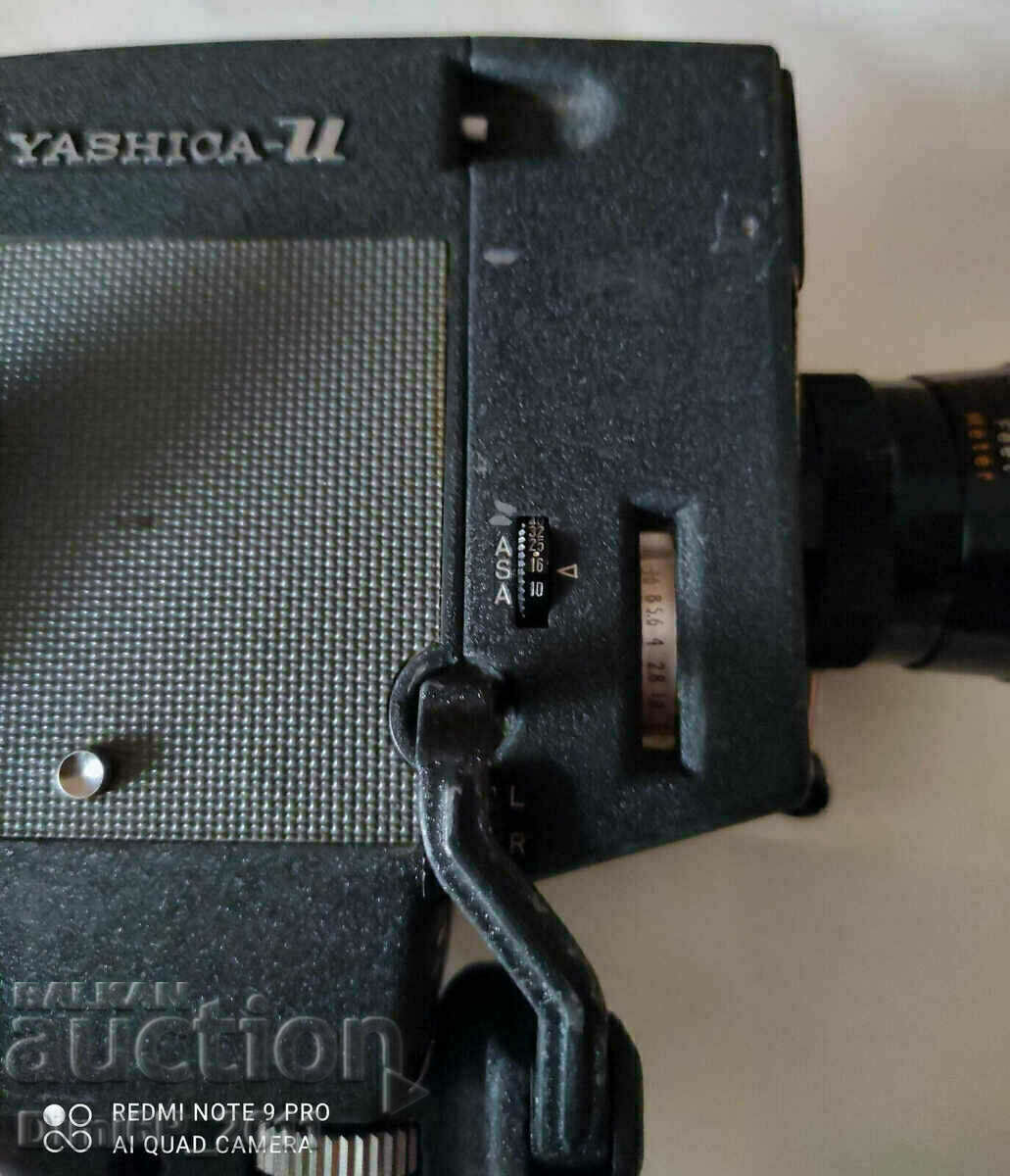 YASHICA U-matic 8mm Movie Camera Reflex ZOOM f/1. - 6
