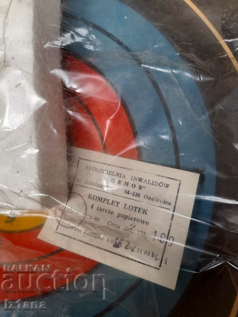 Delivery of An old game of Darts Delivery of An old game of Darts