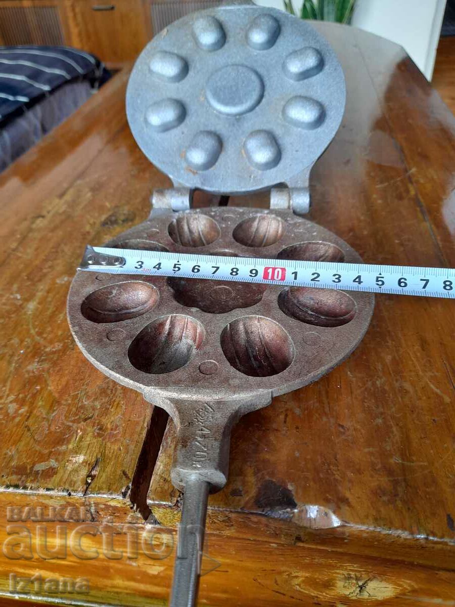 Old appliance, form for baking sweets, Nuts - 5 Old appliance, form for baking sweets, Nuts - 5