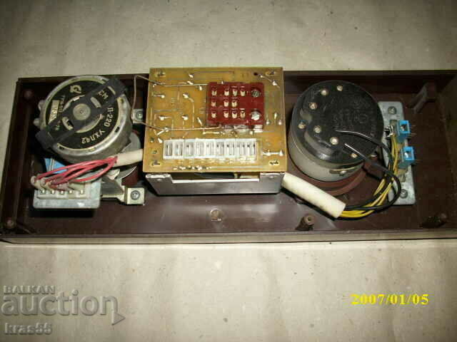 Parts of a microwave oven Parts of a microwave oven