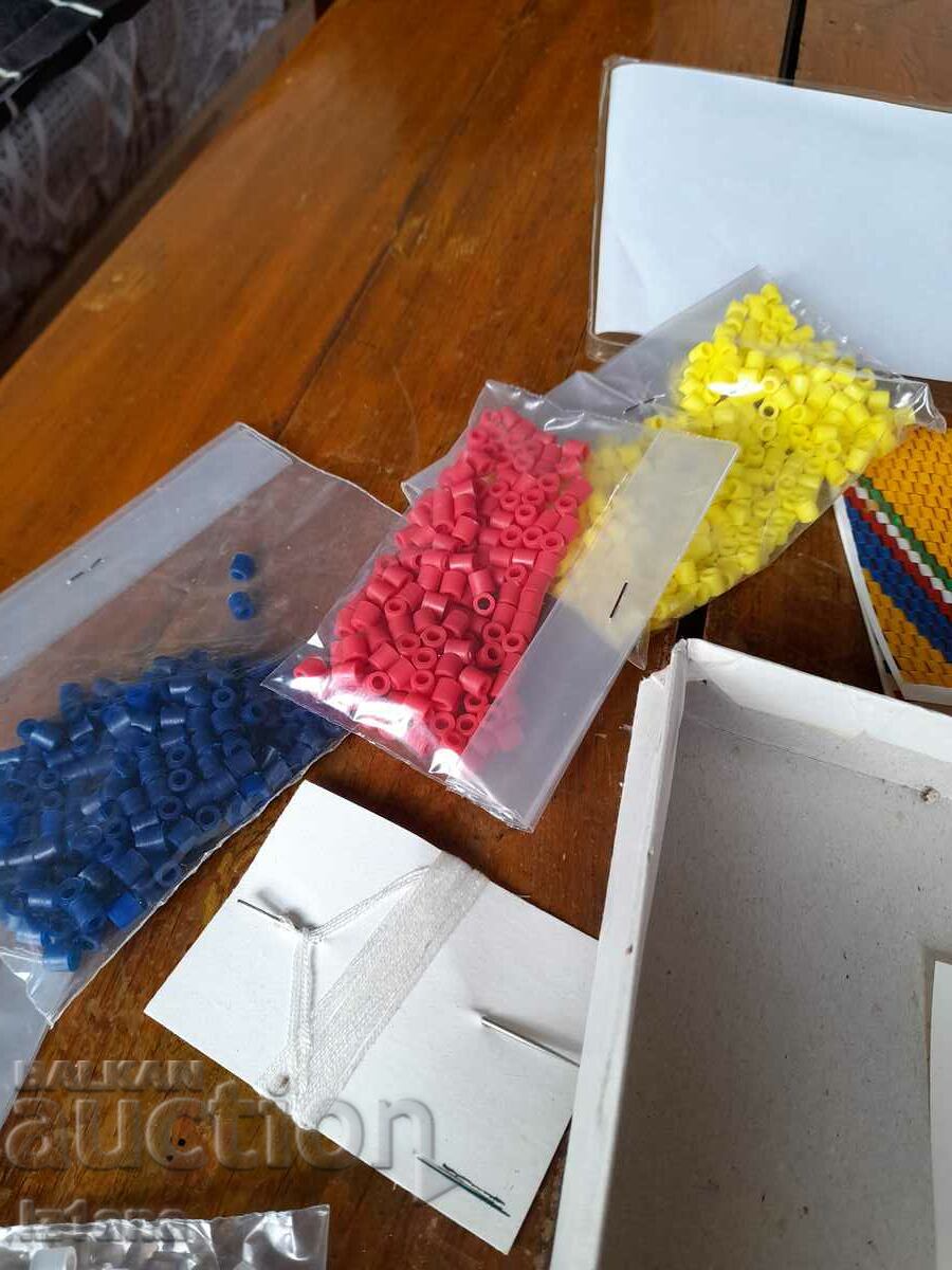 Delivery of Old Children's game Dexterous hands Delivery of Old Children's game Dexterous hands