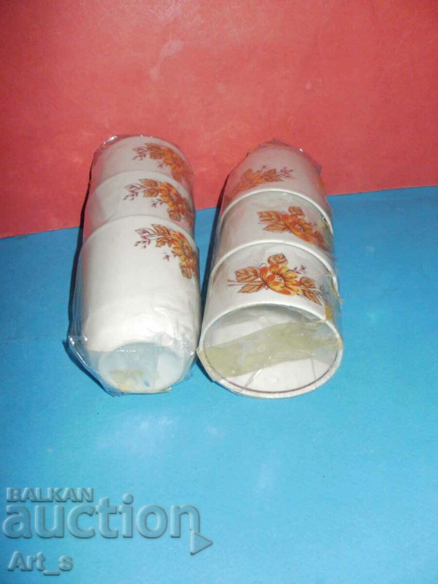 Lot of 6 unused porcelain tea cups in a box - 5 Lot of 6 unused porcelain tea cups in a box - 5